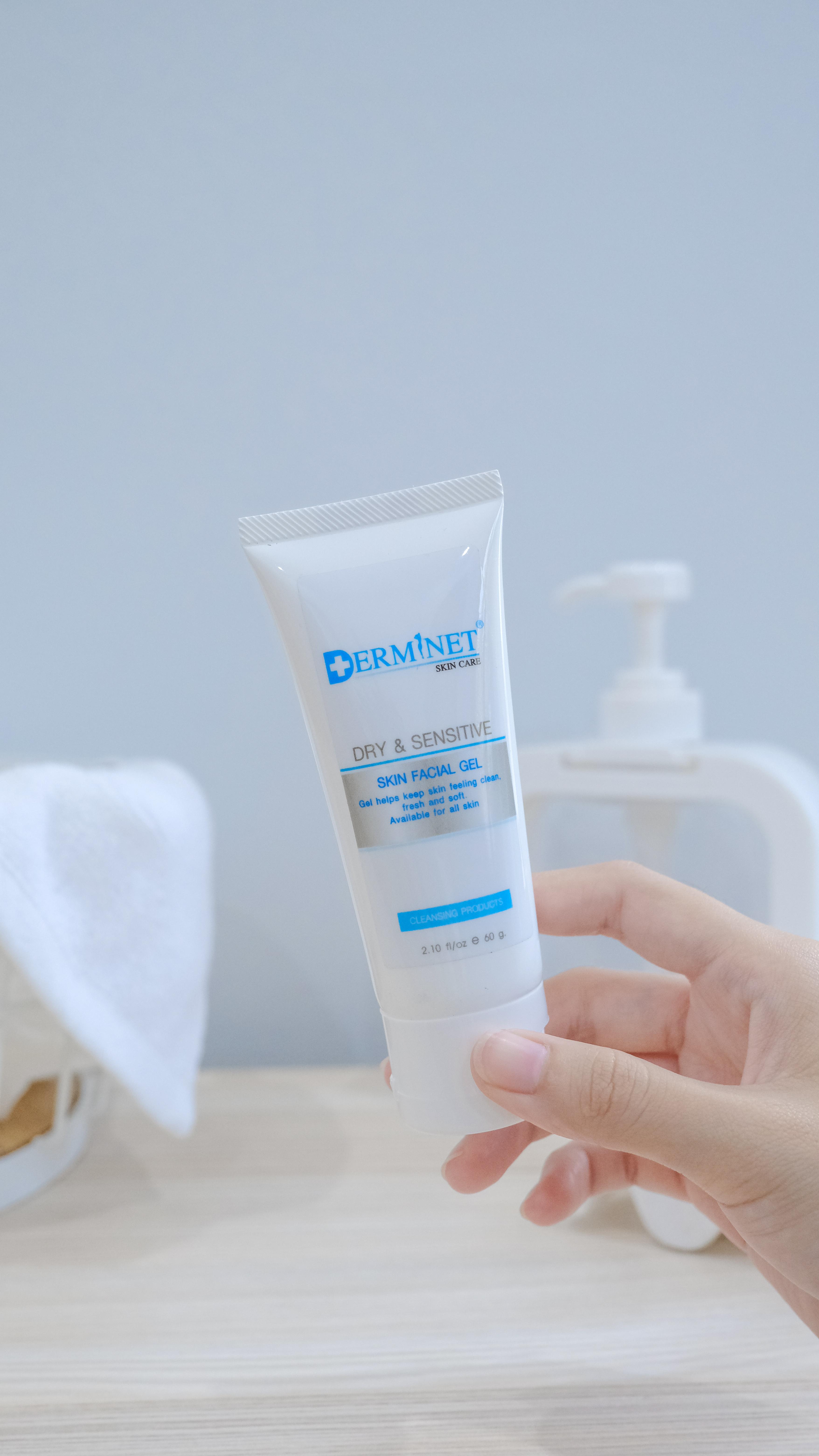 Dry & Sensitive Skin Facial Gel เจลล้างหน้า สำหรับผิวแห้ง ผิวบอบบาง-ผิวแพ้ง่าย (60cc.)