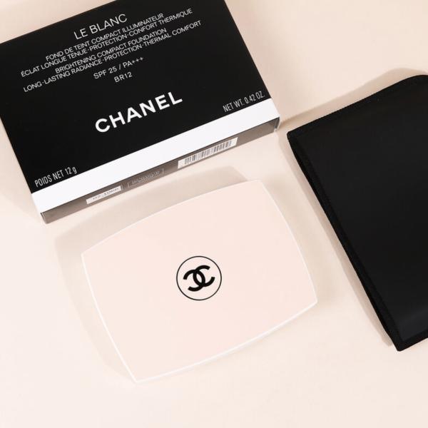 Chanel Le Blanc Brightening Compact Foundation