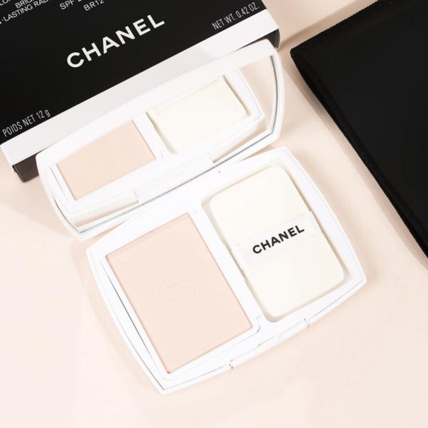 Chanel Le Blanc Brightening Compact Foundation